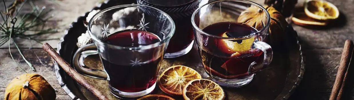 Charles Dickens Punch cocktail