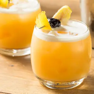 The Amaretto Sour: Almond Sweetness Rebuilt with Balance