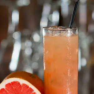 The Greyhound: Grapefruit Simplicity with a Dry Edge