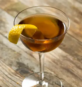The Bobby Burns: Scotch Nightcap with Poetic Depth
