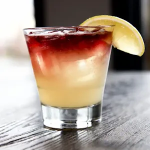The New York Sour: A Whiskey Cocktail with a Wine Twist